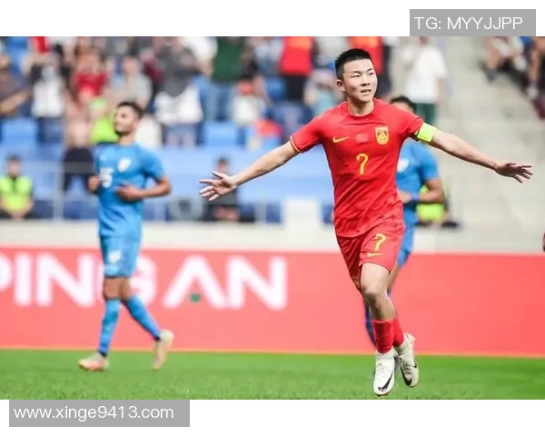 足球场上最腼腆的球星是谁他如何在沉默中展现无与伦比的才华