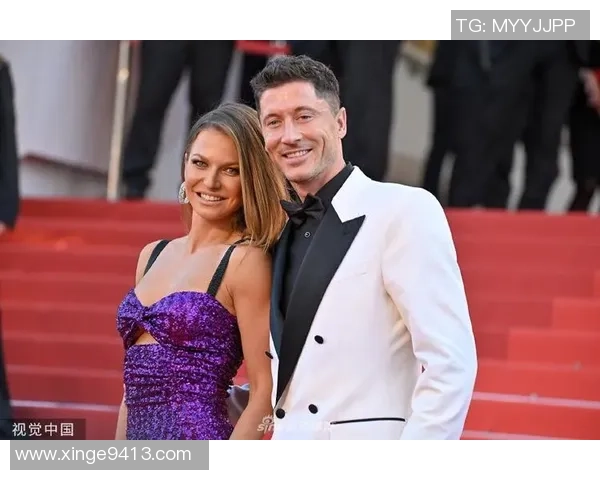 足球明星莱万妻子是谁 揭开这位神秘女子的背后故事