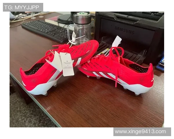 足球明星们的运动鞋选择大揭秘你不知道的球场内外鞋履偏好 足球明星们的运动鞋选择大揭秘你不知道的球场内外鞋履偏好