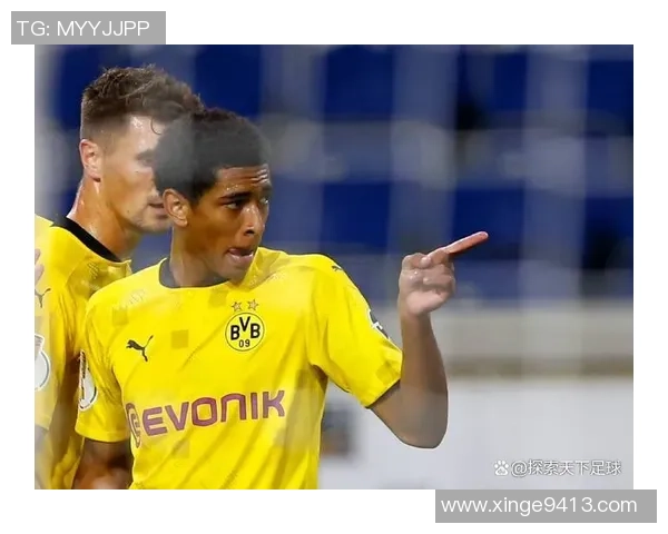 足球明星赛后赠送球鞋的暖心举动感动全场球迷引发热议